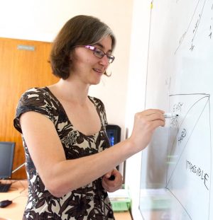 Lenka Zdeborovà lauréate du prix Irène Joliot-Curie  « Jeune femme scientifique »  2018